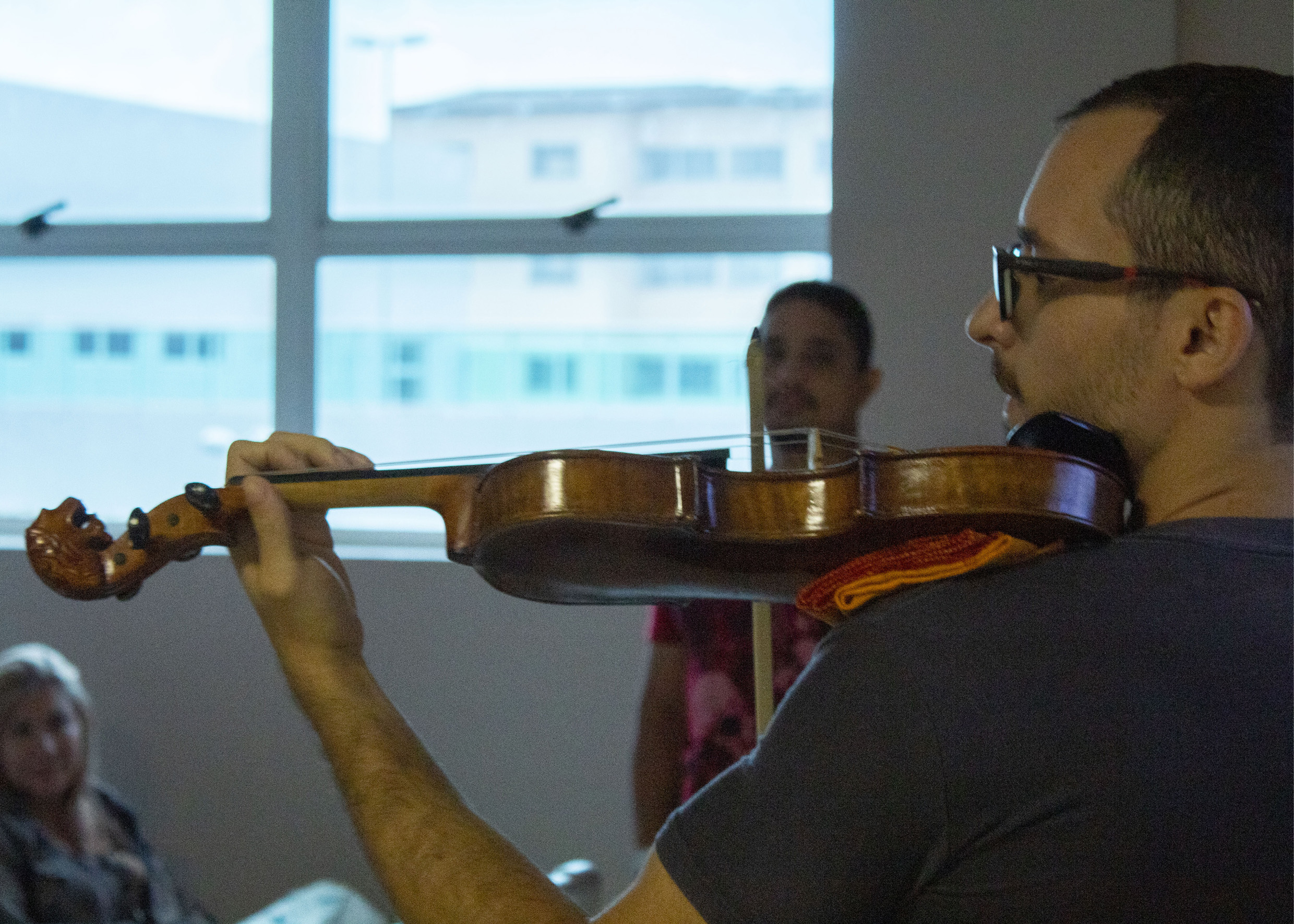 Complexo Hospitalar administrado pelo IPCEP celebra Dia do Psicólogo com trabalho de Musicoterapia para os pacientes