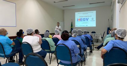 Colaboradores do setor de Serviços Gerais participam de treinamento sobre Higienização Hospitalar