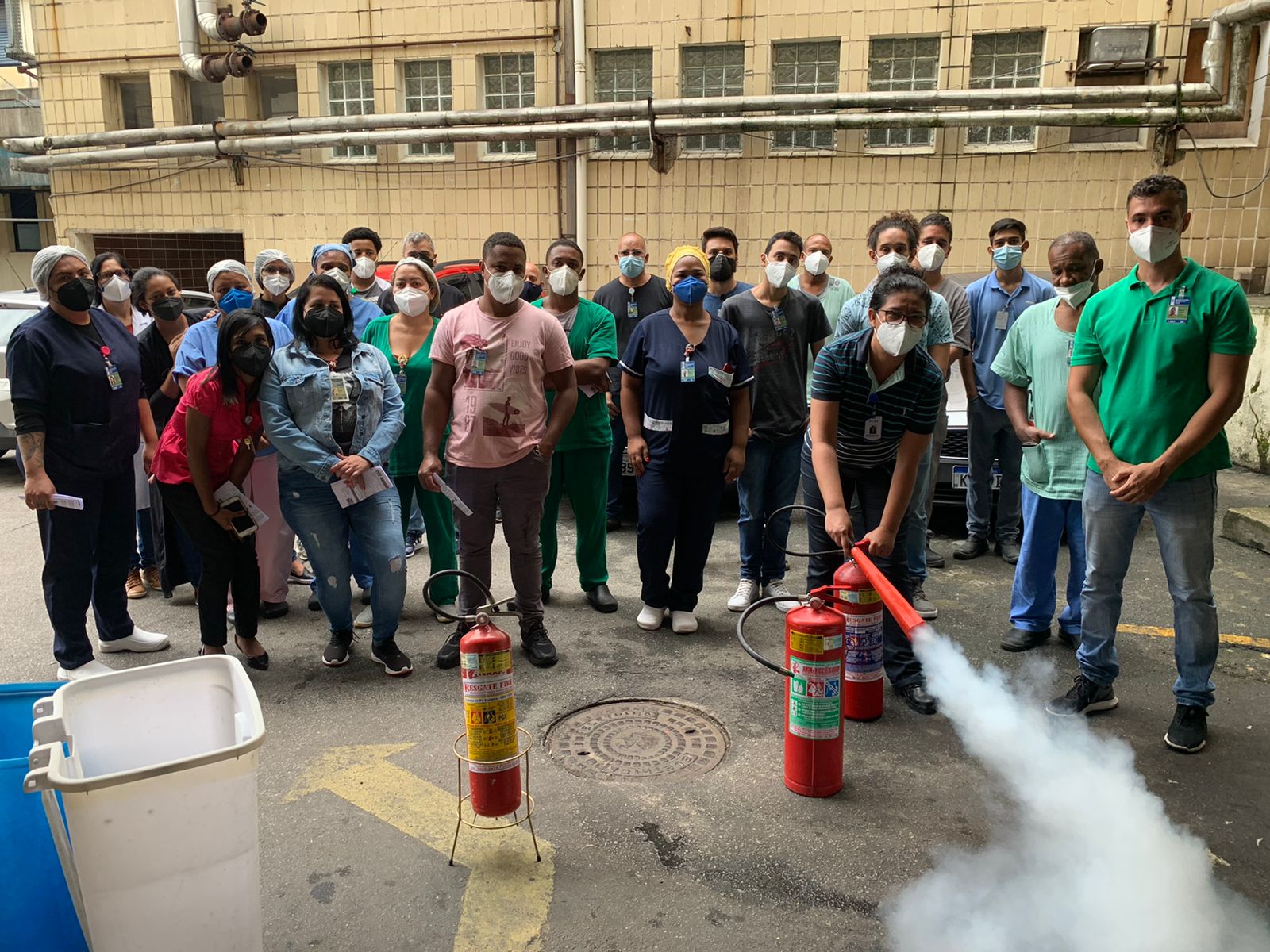 Combate a incêndio é tema de treinamento no Complexo Estadual de Saúde da Penha