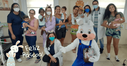 Pediatria do Hospital Estadual Getúlio Vargas recebe visita do Coelho da Páscoa