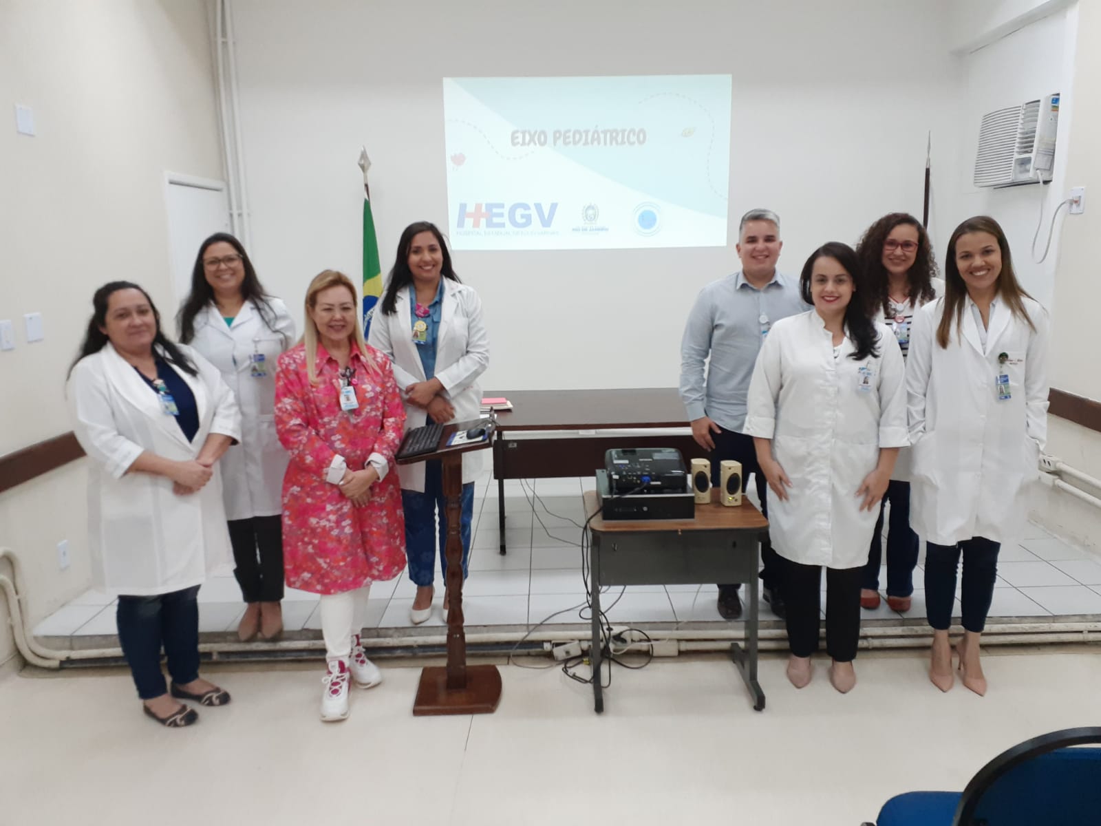 Equipe do Eixo Pediátrico faz apresentação de Indicadores no “Boa tarde, Diretor!”