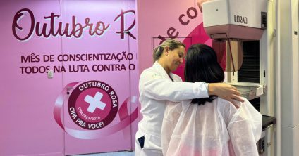 No “Outubro Rosa”, HEGV realiza ações de cuidado e conscientização para suas funcionárias