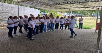 Coro Cara de Leão canta para pacientes e profissionais da UPA Penha e HEGV