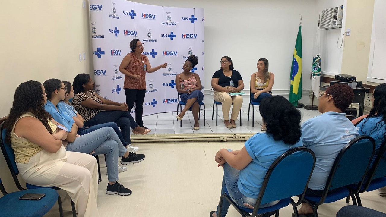 Colaboradores administrativos do HEGV e UPA Penha recebem treinamento sobre humanização