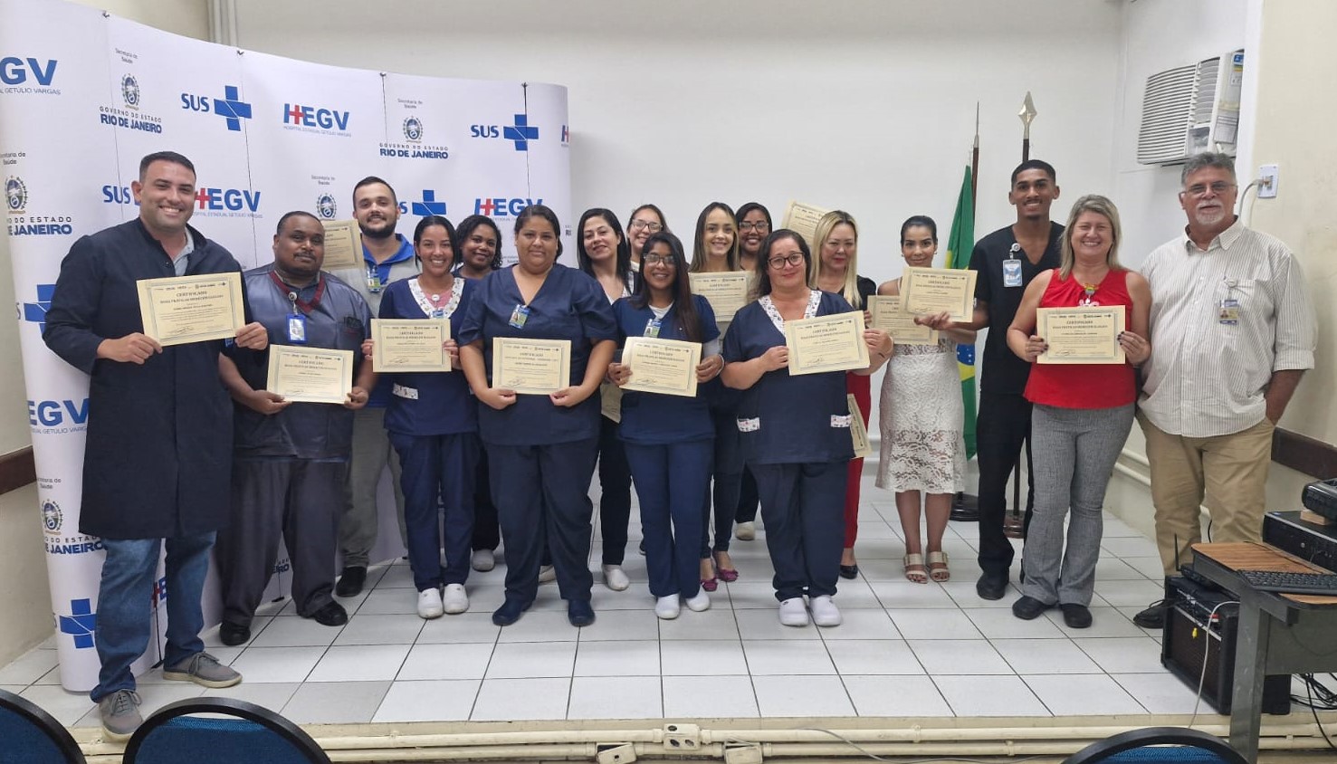 Homenagem aos colaboradores, setores e equipes do HEGV e UPA Penha